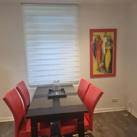 Eg-wohnung Mit Himmelbett, Wohnkueche Und Wintergarten Апартаменты Вупперталь