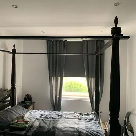 Апартаменты Eg-wohnung Mit Himmelbett, Wohnkueche Und Wintergarten *