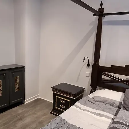 Eg-wohnung Mit Himmelbett, Wohnkueche Und Wintergarten Апартаменты *