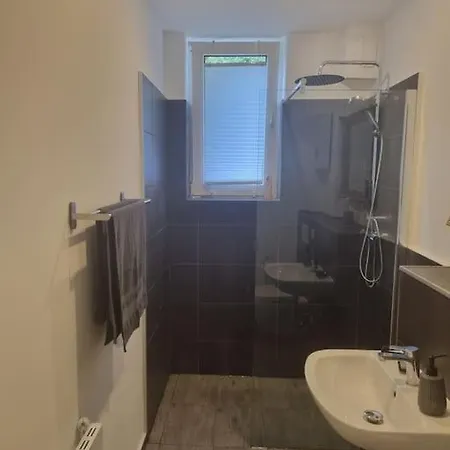 Eg-wohnung Mit Himmelbett, Wohnkueche Und Wintergarten Апартаменты *